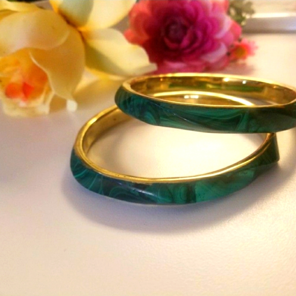 AAA grade green  malachite .